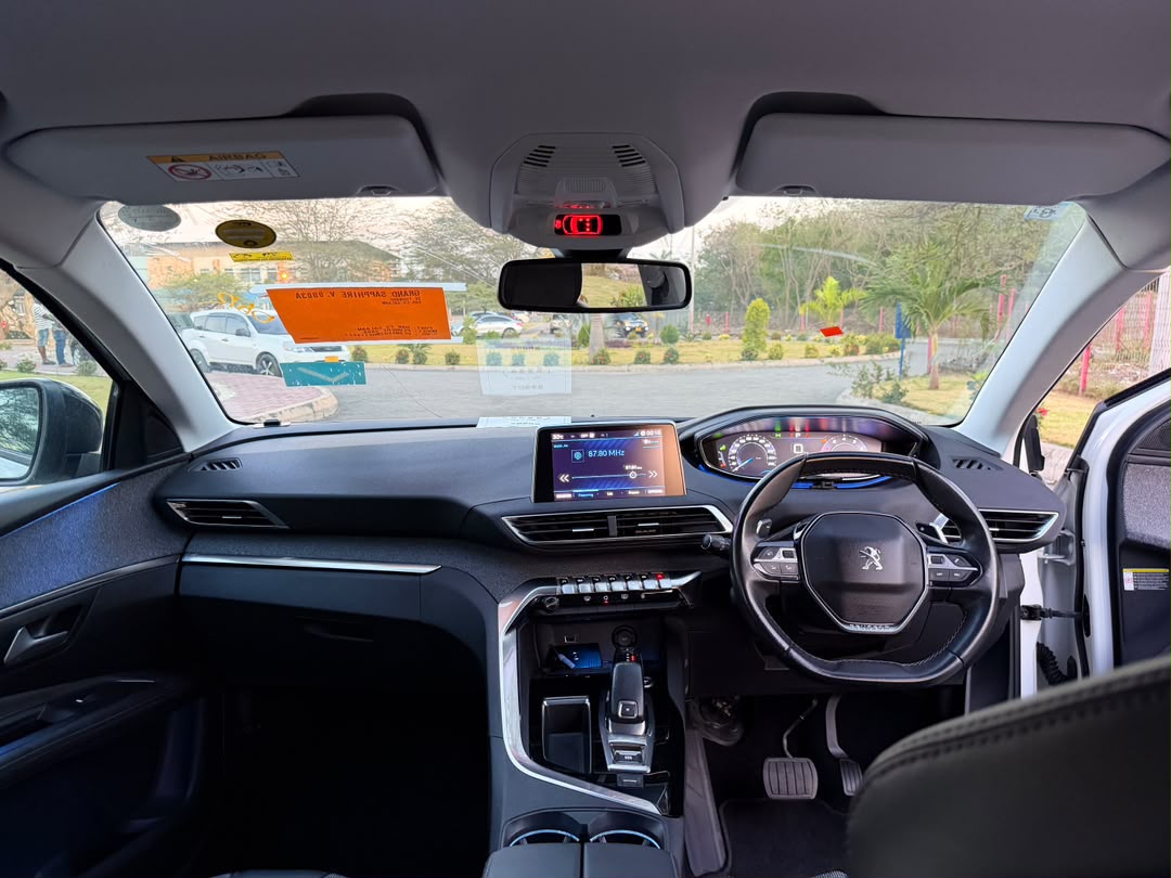PEUGEOT-3008 thumbnail 5
